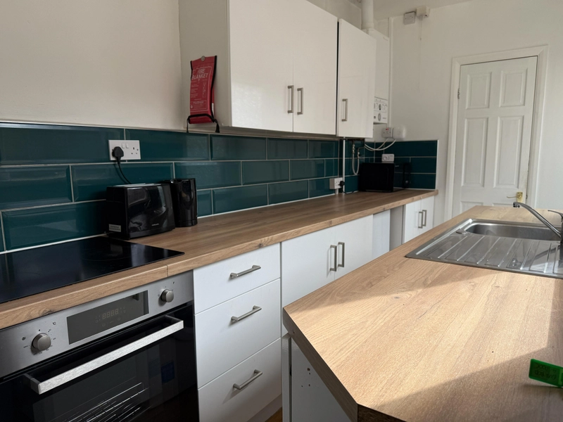 St. Andrews Street - 3 Bed Student House - Thumbnail 8